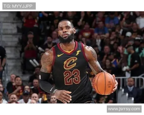 足球明星詹姆斯球衣背后的故事与传奇时刻回顾