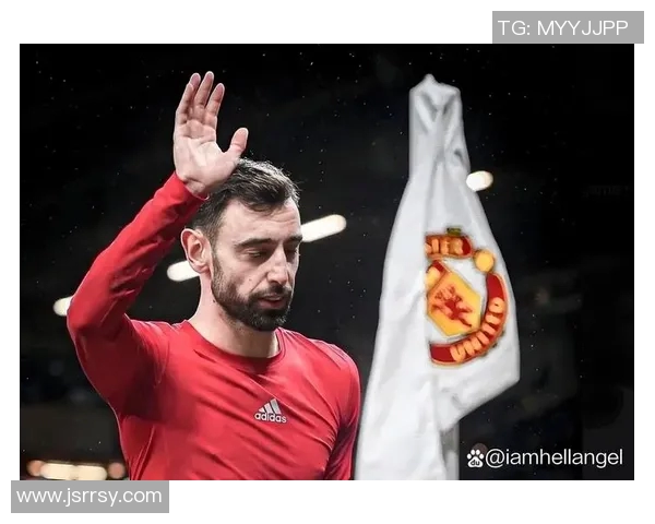 哪个足球明星因判罚争议引发热议成为焦点人物引发球迷热烈讨论