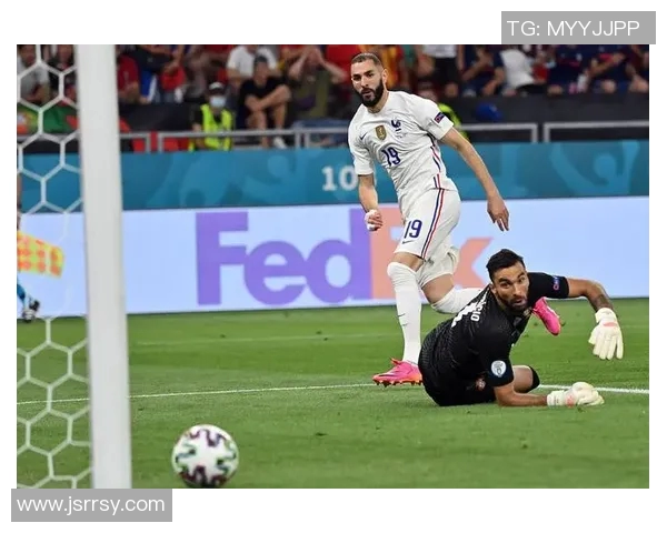 法国足球明星大胡子背后的故事与传奇人生揭秘